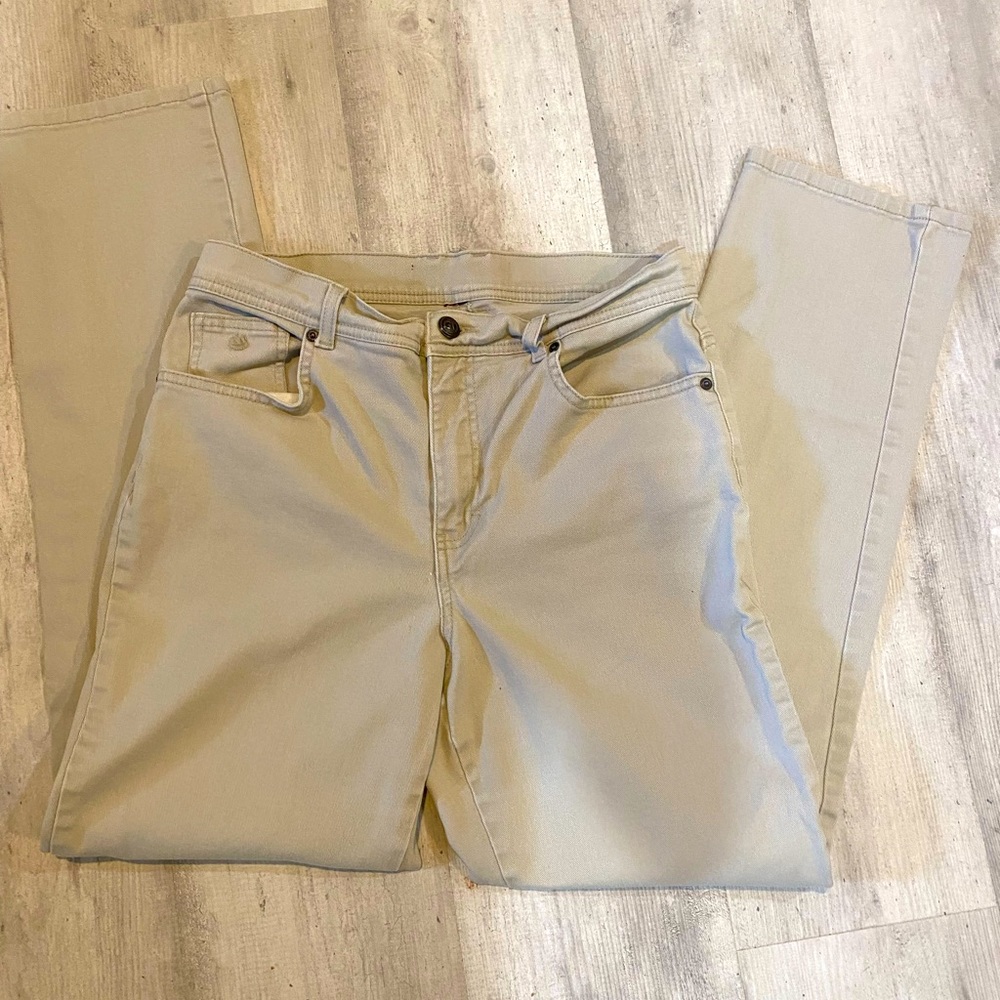 Gloria Vanderbilt khaki Pants
